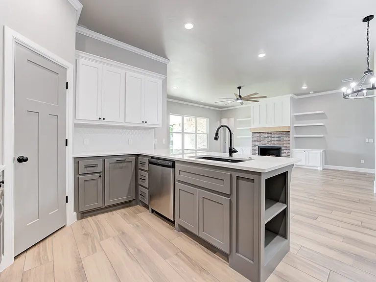 2728 Dunham Dr — Photo 20
