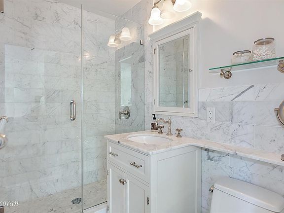 4th image of 575 Main St APT 804