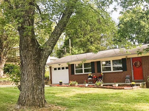 3rd image of 4212 Walpine Ln