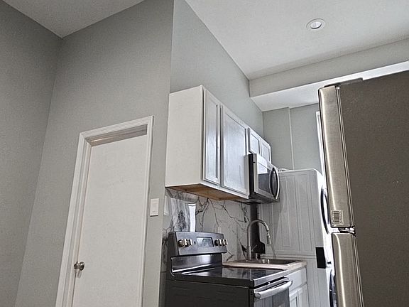 4th image of 104 W Main St Floor 2