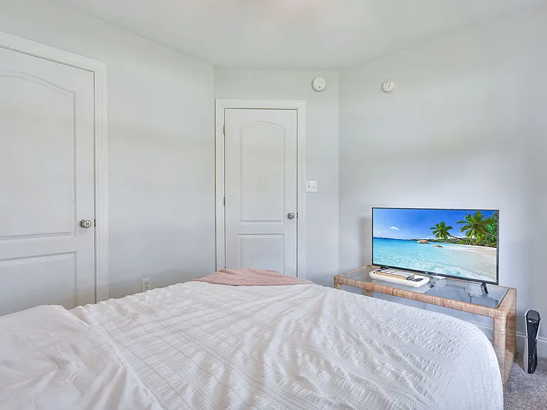 202 Weeping Hollow Ct — Photo 12