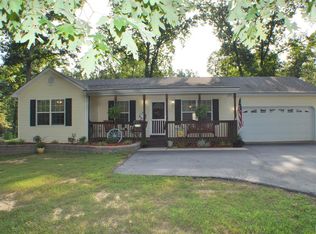 1320 Garrett Rd, Brandenburg, KY 40108