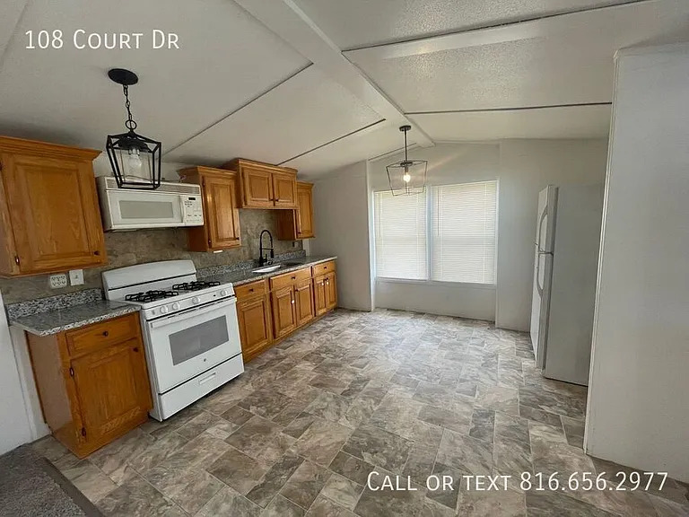 108 Court Dr — Photo 1