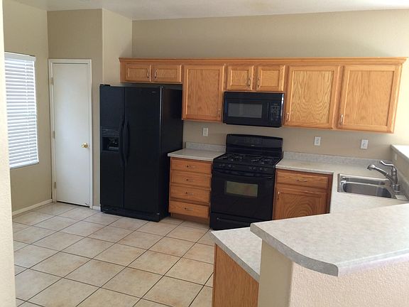 3rd image of 3835 Acorn Hill Ave