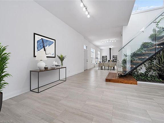 5th image of 149 Woolwich St