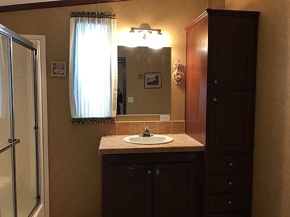 5th image of 20 Deerhaven Ln