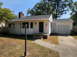 717 Oakmere Pl, Muskegon, MI 49445