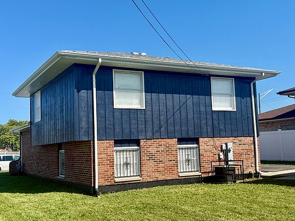 3rd image of 931 Miller Pl