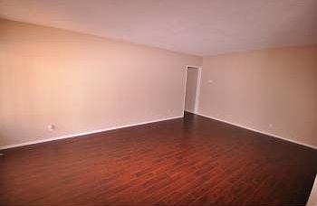 5th image of 6464 Woodman Ave APT 209