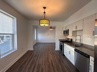 214 5th St #2, Ellwood City, PA 16117