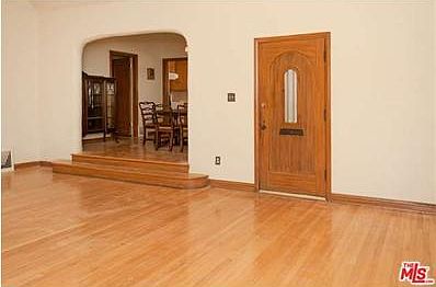 5th image of 4077 Lincoln Ave
