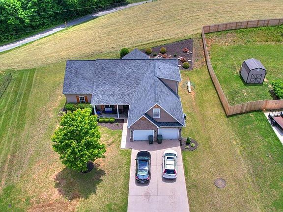 4th image of 498 Cameron Ct