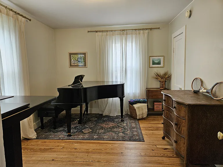 25 Shepard St #B — Photo 3