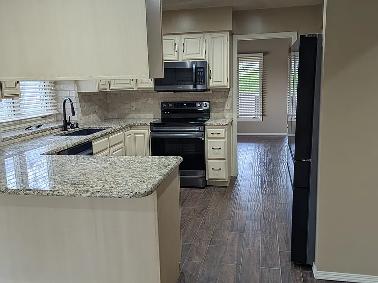 12725 E Birchwood Dr — Photo 6