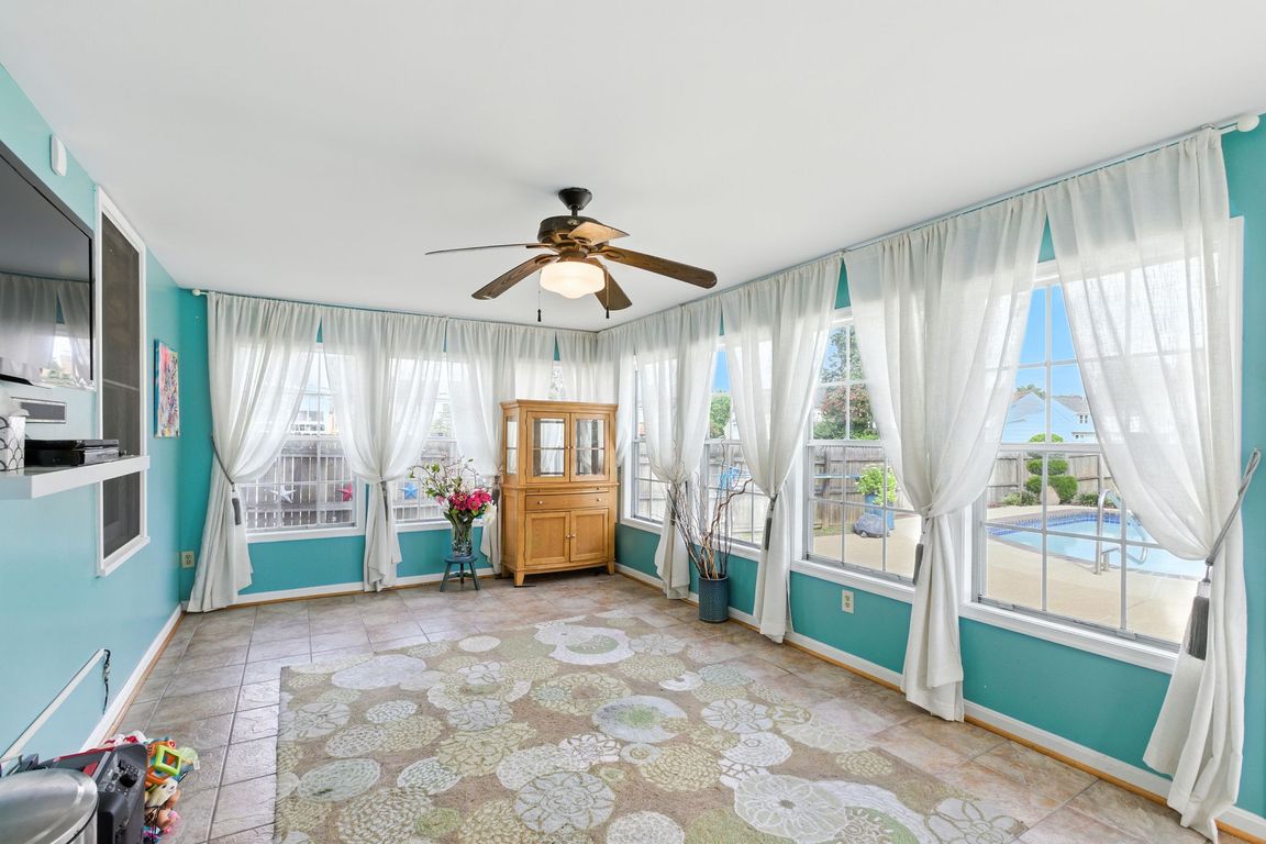 next background image