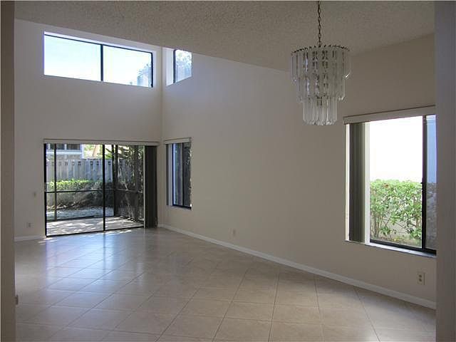 2nd image of 21723 Cromwell Cir