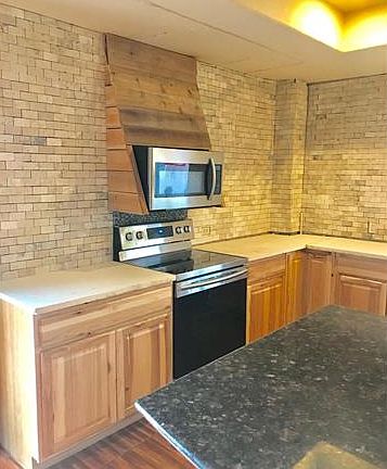 5th image of 123 Rock Point Dr