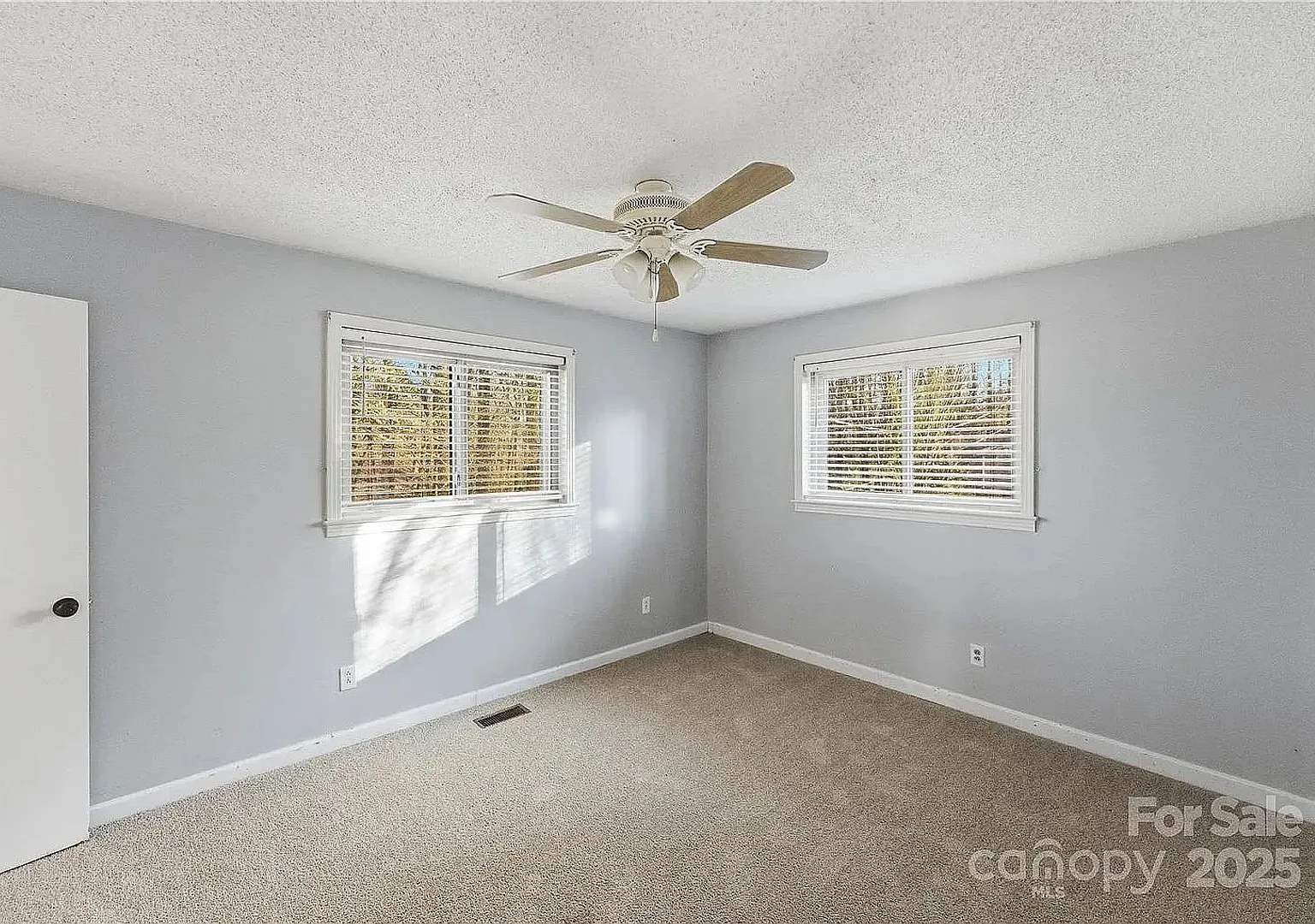 Room in 5 Bedroom Home at Cox Mill Rd — Photo 2