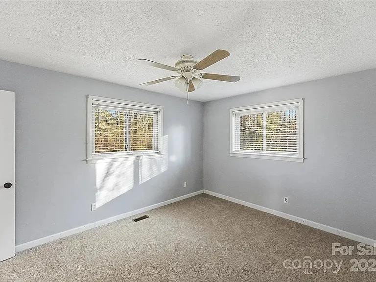 1051 Cox Mill Rd — Photo 2