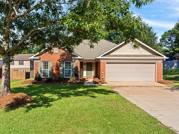 3604 Village Dr, Opelika, AL 36801