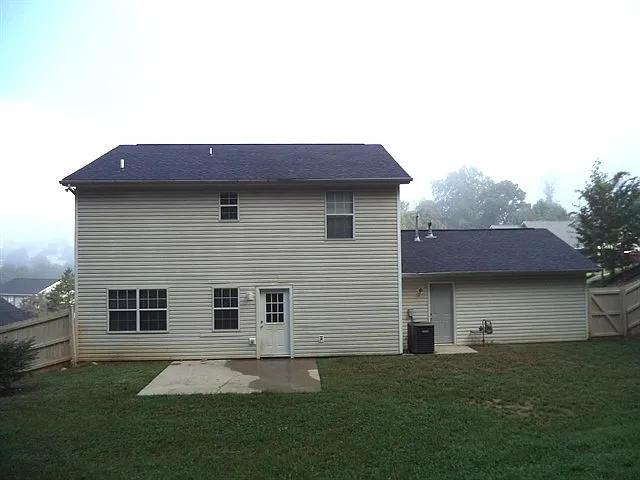 310 Fox Hunters Ct — Photo 15