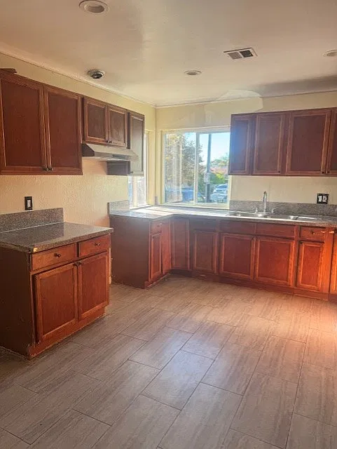2 bed, 1.5 bath, 1000 sqft, $3,200 — Photo 2