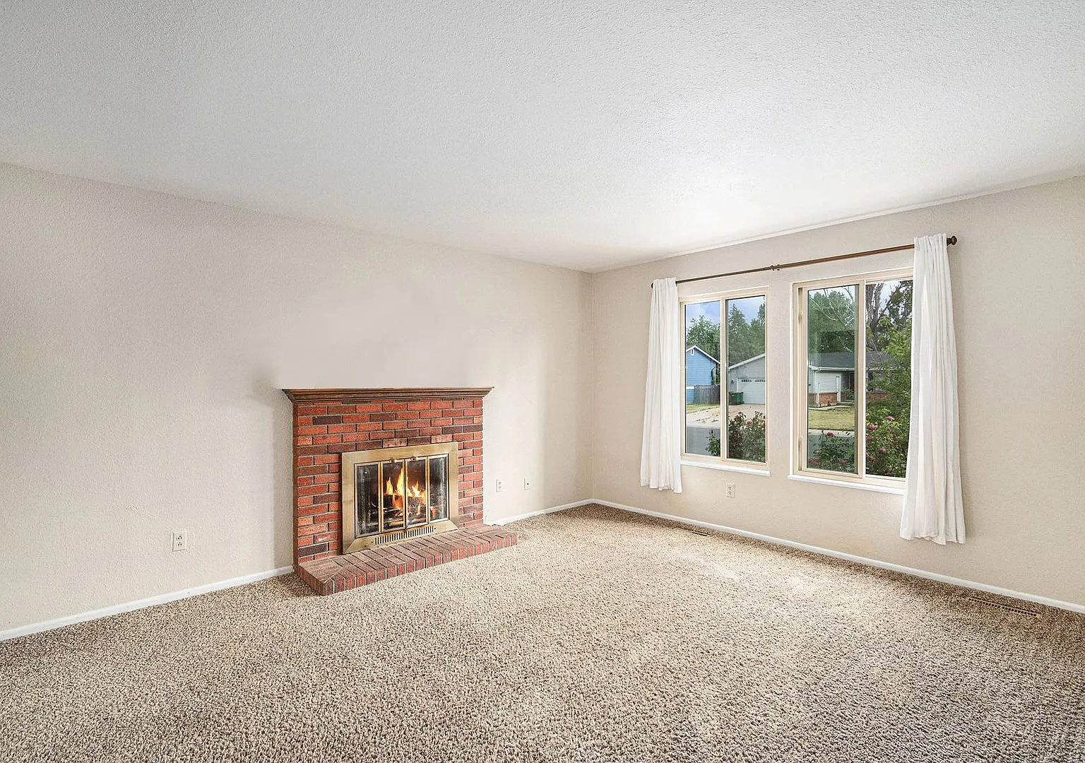 Updated 4-Bedroom Home in Village East Available Now! — Photo 2