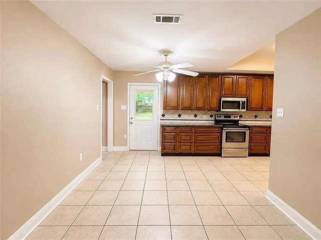 35218 Melody Ln — Photo 4