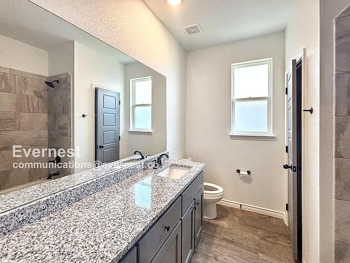 2123 Hornbeam St — Photo 15