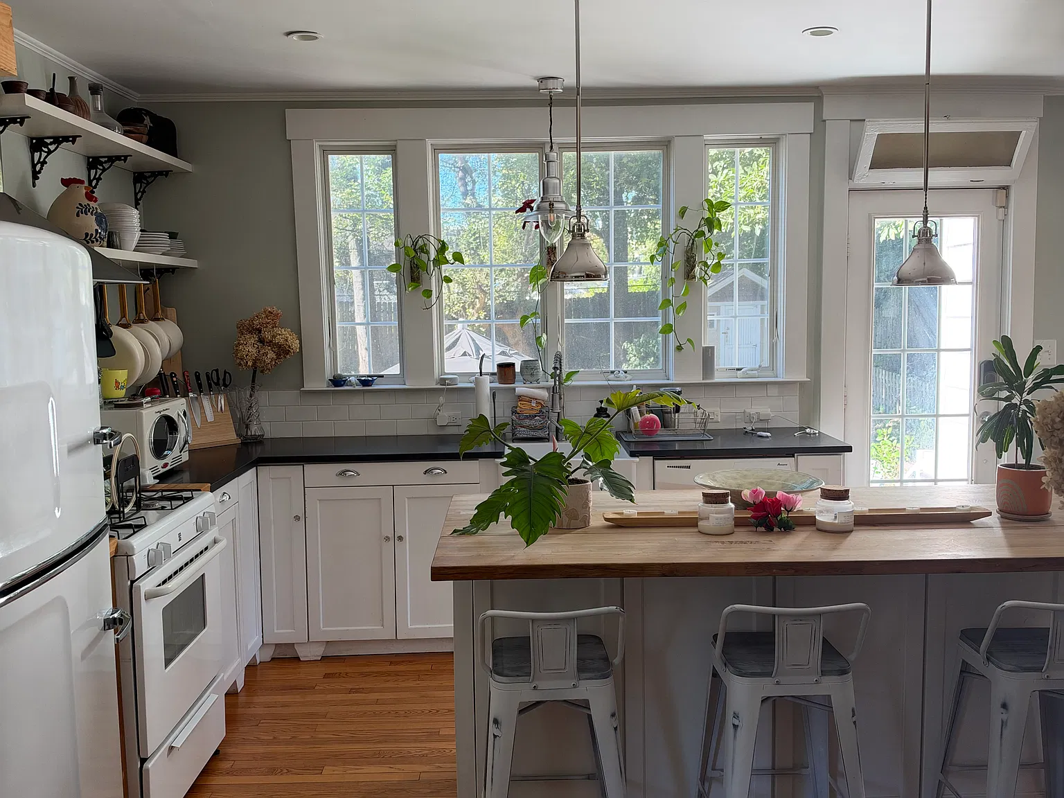 3 bed, 1848 sqft, $2,700 — Photo 4