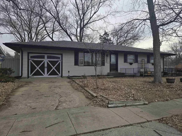 8003 Cadet Rd, Machesney Park, IL 61115