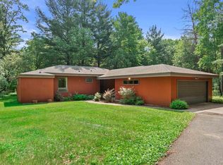 49 Ridgewood Dr, Stevens Point, WI 54481