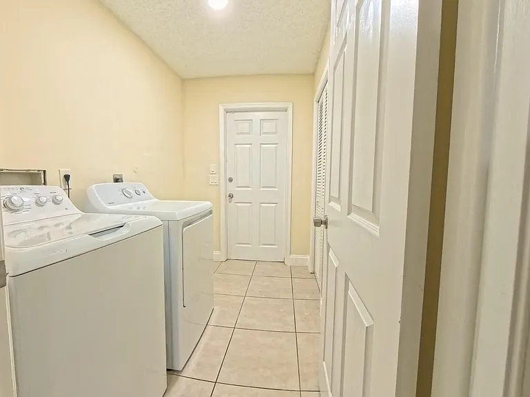 13484 Jonquil Ct — Photo 37
