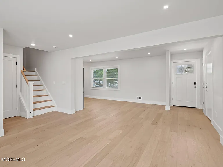 75 Grand Central Ave #9 — Photo 11