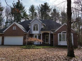 1 Cameron Rd, Dallas, PA 18612