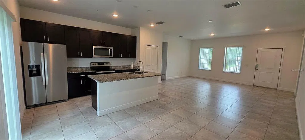 4 bed, 2.0 bath, 1578 sqft, $2,050 — Photo 3