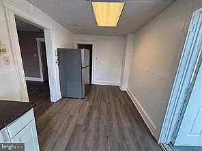 4th image of 409 W Broad St #5