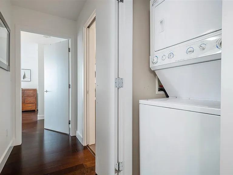 125 Milross Ave — Photo 19