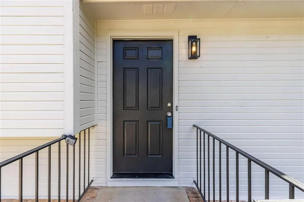 3 bed, 2.5 bath, 2096 sqft, $2,550 — Photo 4