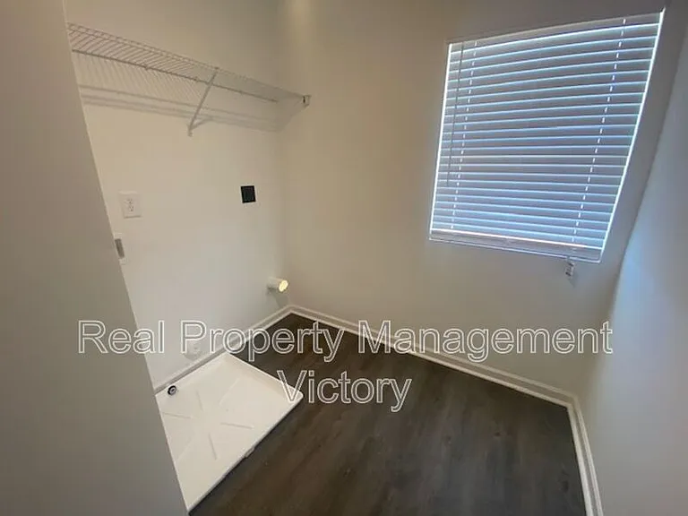 122 Marina Dr — Photo 12