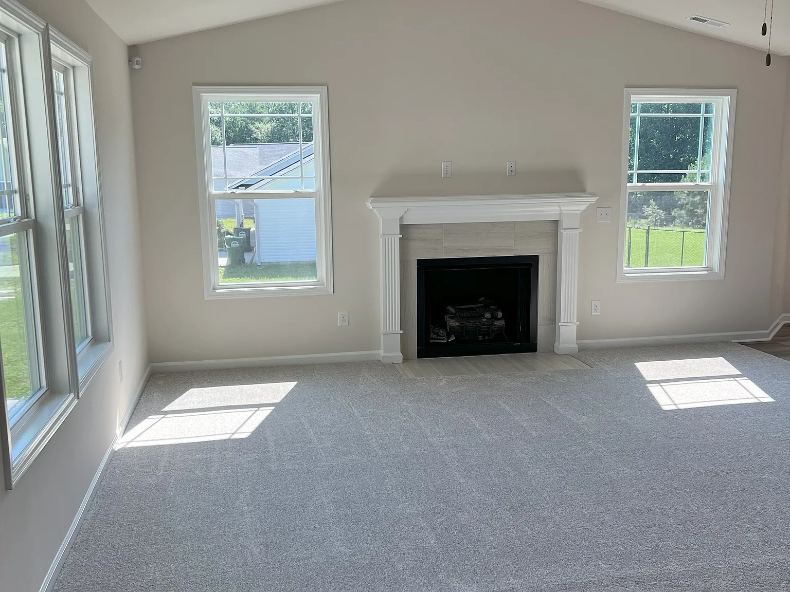 3 bed, 1571 sqft, $1,900 — Photo 3