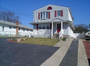 377 Mooney Pond Rd, Selden, NY 11784