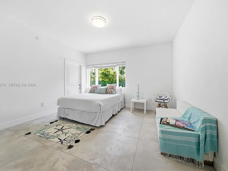 3401 NE 165th St — Photo 30