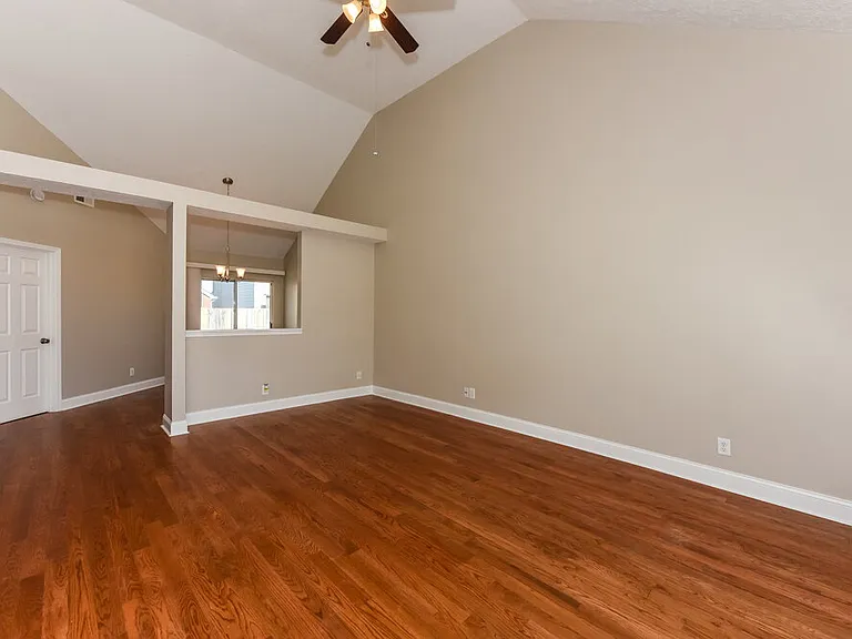 1241 Alandee St — Photo 3