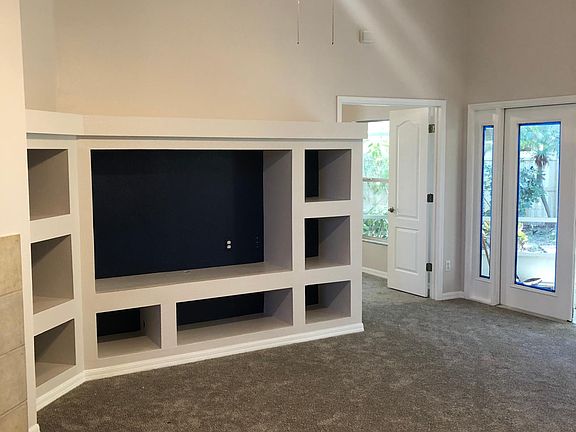 Family room/built in entertainment center
