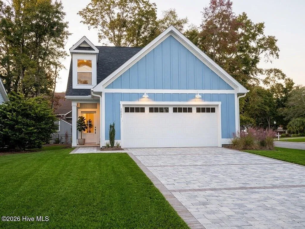 3 bed, 2.5 bath, 1500 sqft, $2,300 — Photo 1