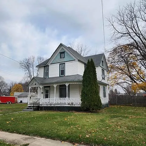 1131 S High Ave — Photo 1
