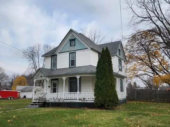 1131 S High Ave, Freeport, IL 61032