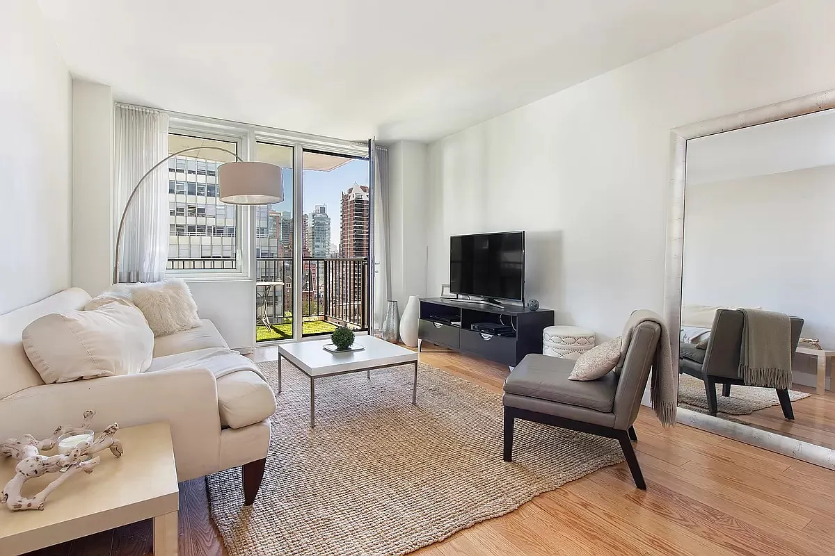 212 East 47th St Unit 16C  