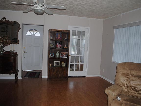 3rd image of 1091 Lasalle St